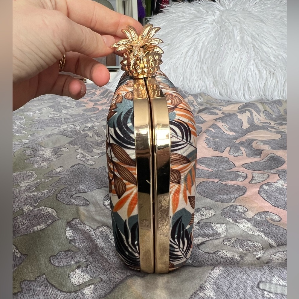 Vintage Pineapple Clutch w/ Gold Chain - Picture 3 of 5